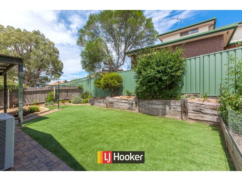 8 Leonard Close, Dunlop ACT 2615