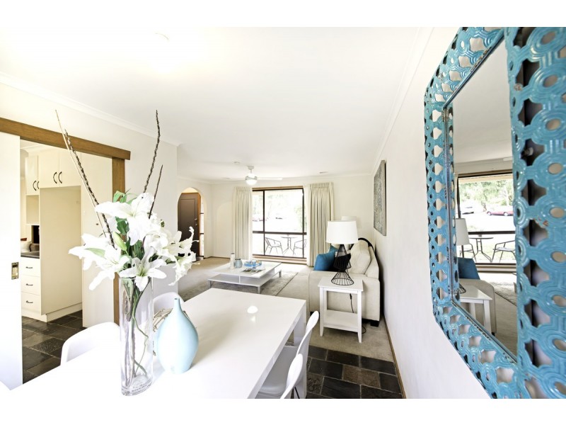 16 Hamlet Place, Florey ACT 2615