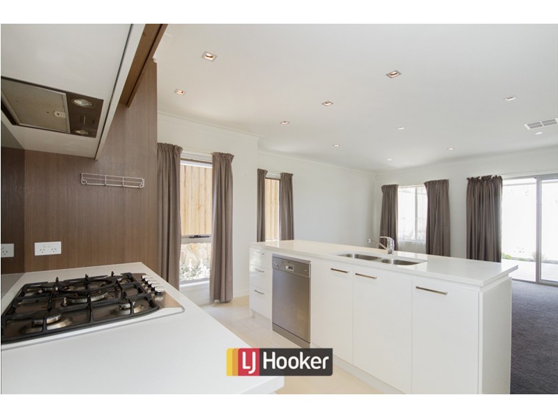 2/50 Victoria Owen Circuit, Casey ACT 2913