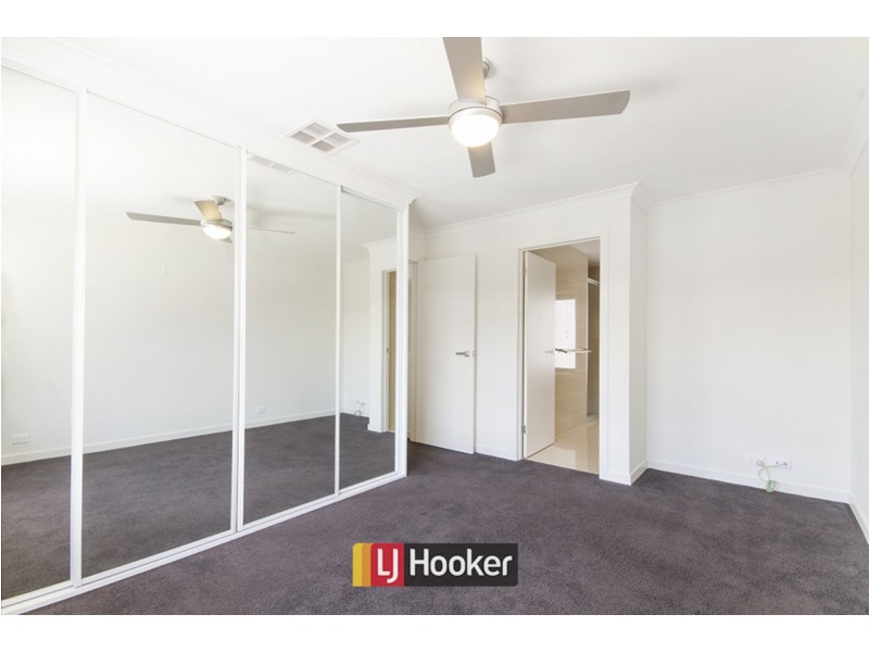 2/50 Victoria Owen Circuit, Casey ACT 2913