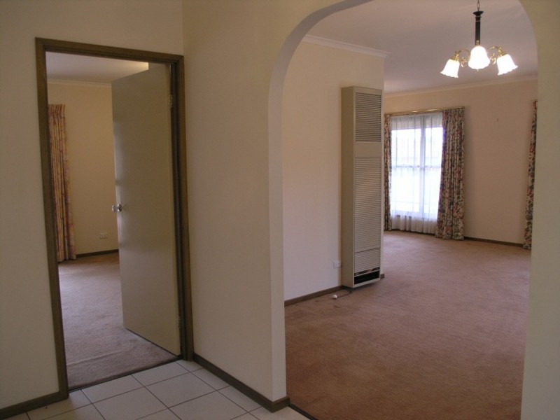 1 Elm Way, Jerrabomberra NSW 2619
