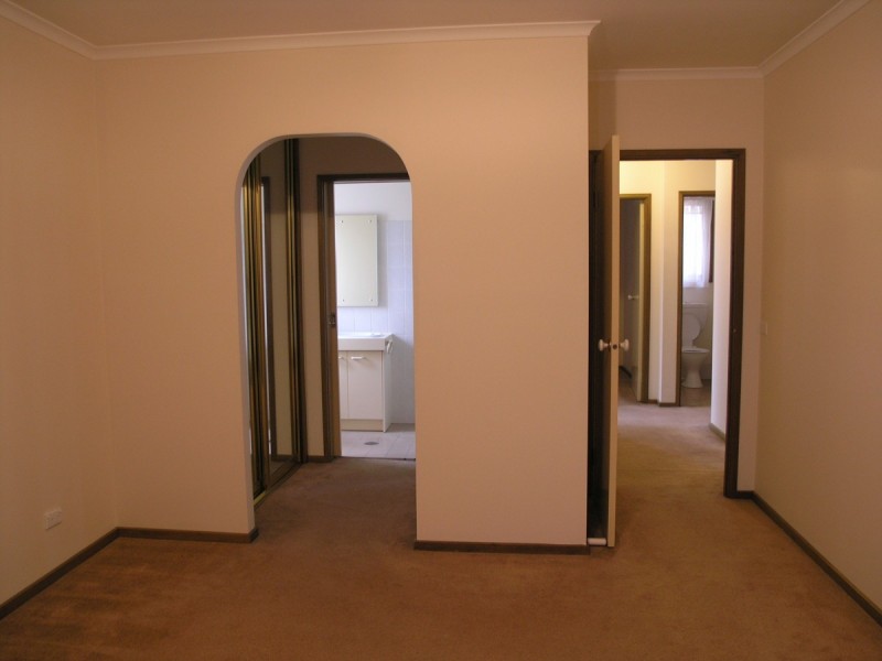 1 Elm Way, Jerrabomberra NSW 2619