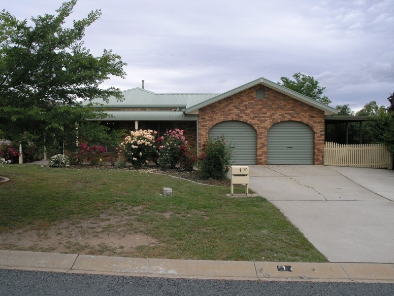 1 Elm Way, Jerrabomberra NSW 2619