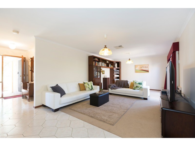 2 Laptz Close, Palmerston ACT 2913