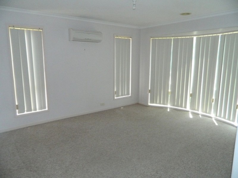 8 Candlebark Close, Nicholls ACT 2913