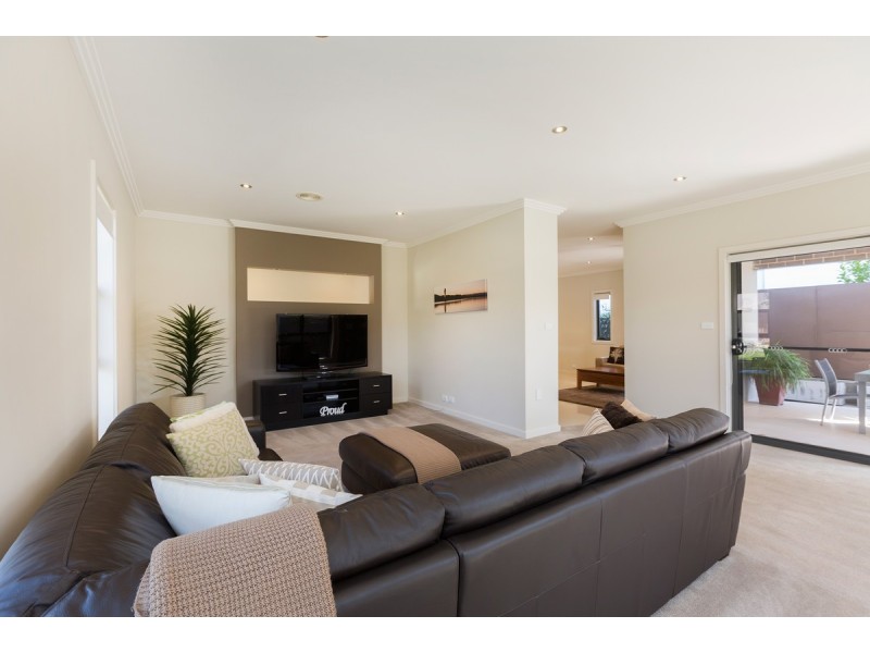 13 Doris Turner Street, Forde ACT 2914