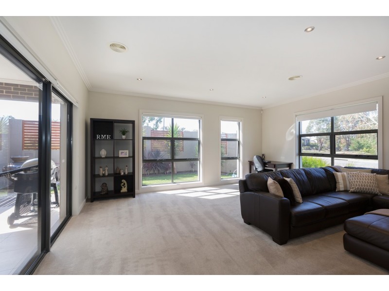 13 Doris Turner Street, Forde ACT 2914