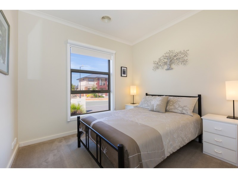 13 Doris Turner Street, Forde ACT 2914