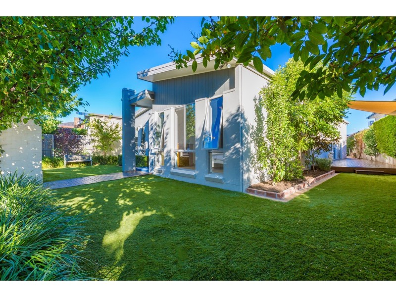 16 Bettie McNee Street, Watson ACT 2602