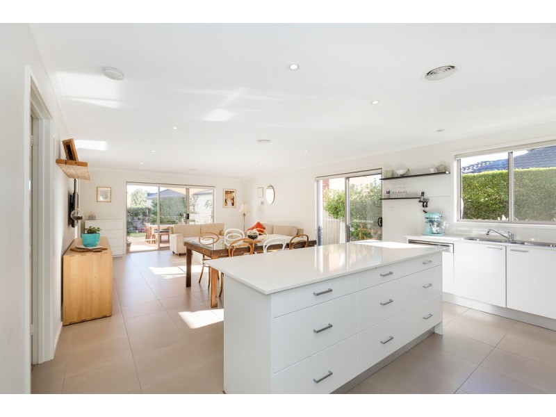 16 Bettie McNee Street, Watson ACT 2602