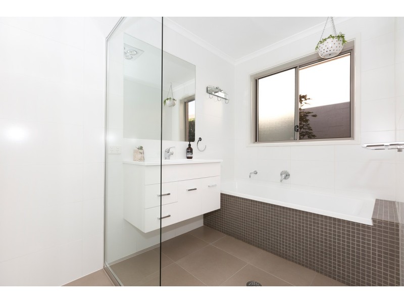 16 Bettie McNee Street, Watson ACT 2602