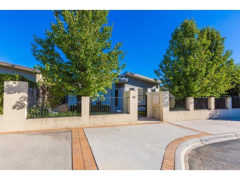 16 Bettie McNee Street, Watson ACT 2602