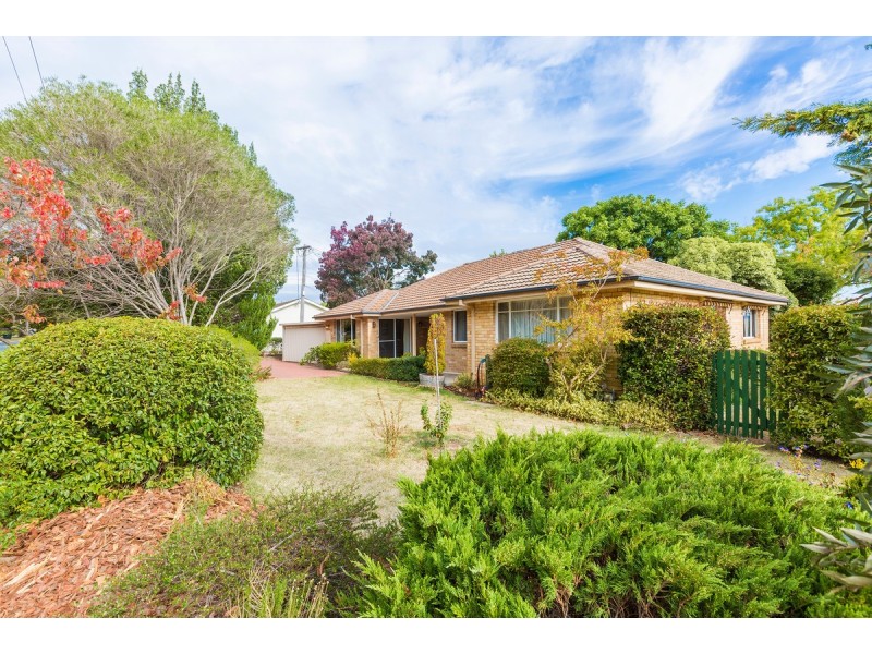 24 Madigan Street, Hackett ACT 2602