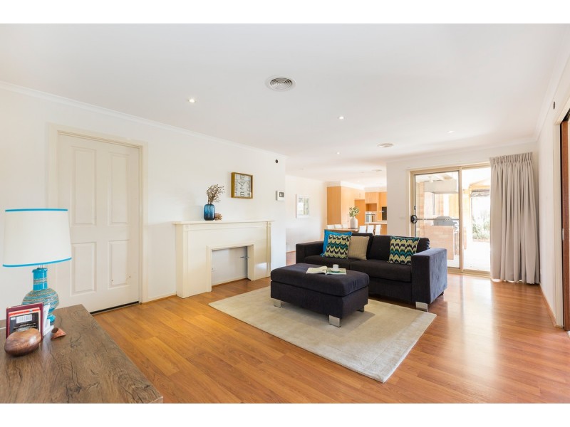 38 Strayleaf Crescent, Gungahlin ACT 2912