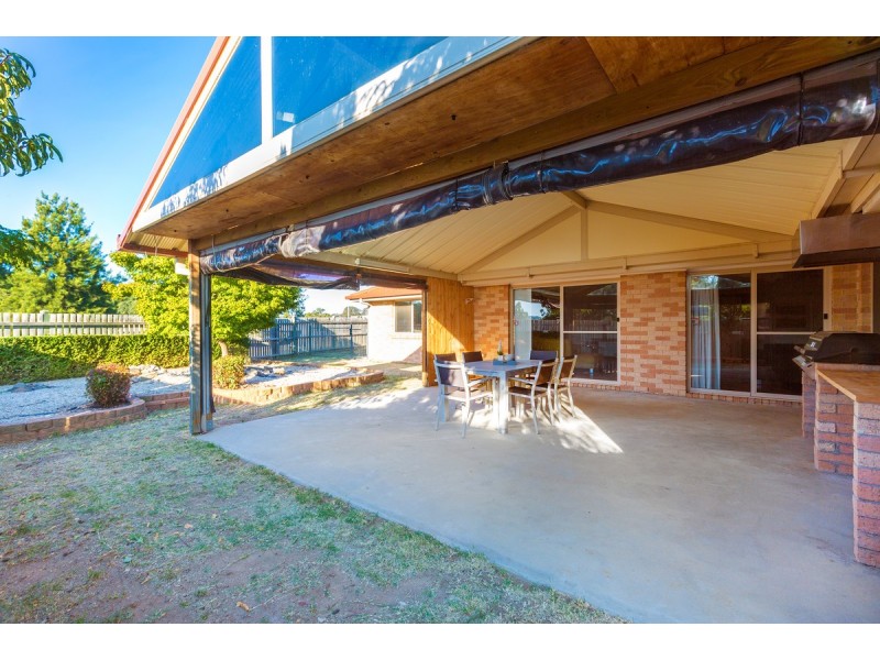 38 Strayleaf Crescent, Gungahlin ACT 2912