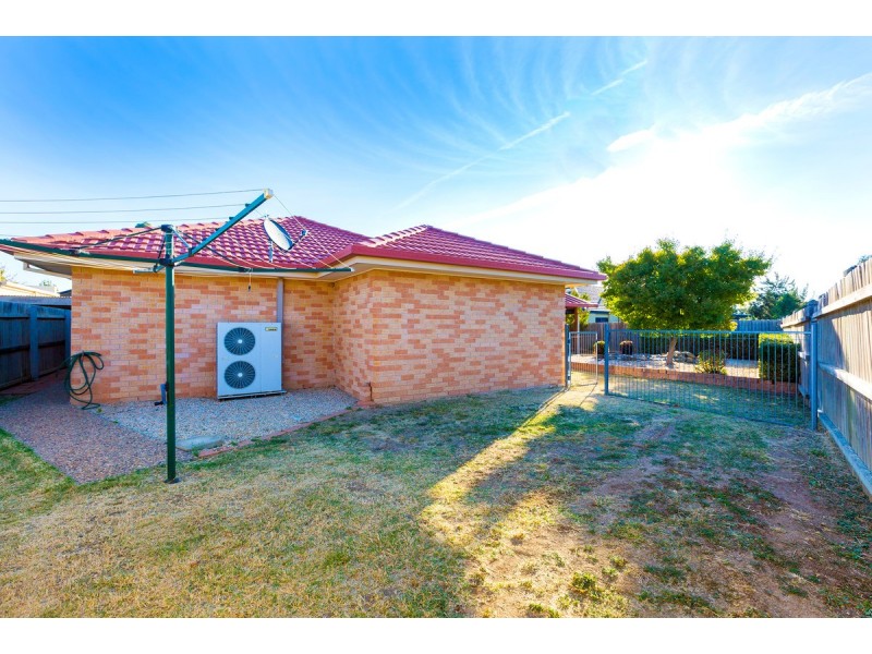 38 Strayleaf Crescent, Gungahlin ACT 2912