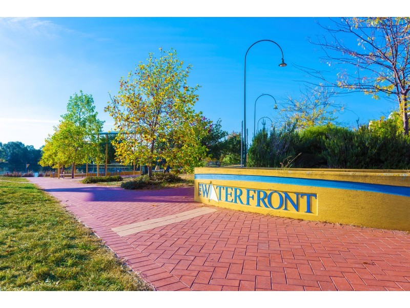 38 Strayleaf Crescent, Gungahlin ACT 2912