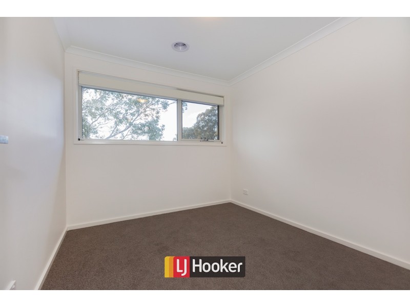 1/5 Clark Close, Spence ACT 2615