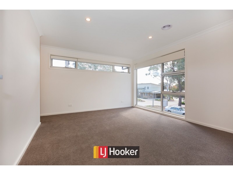 1/5 Clark Close, Spence ACT 2615