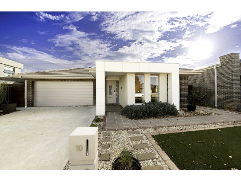 10 Loma Rudduck Street, Forde ACT 2914