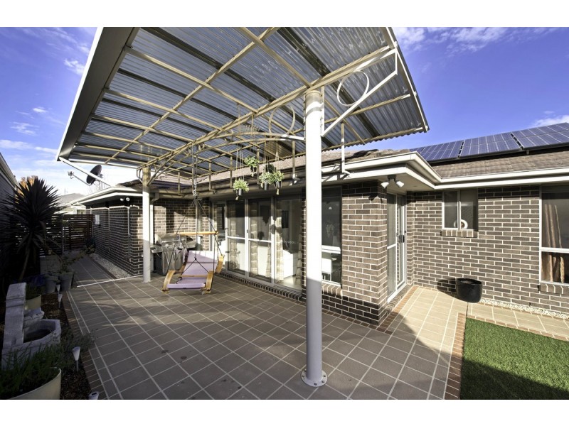 10 Loma Rudduck Street, Forde ACT 2914