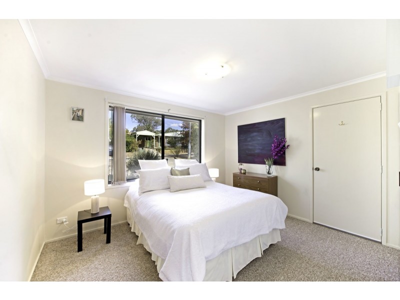 2 Macfarlan Place, Latham ACT 2615