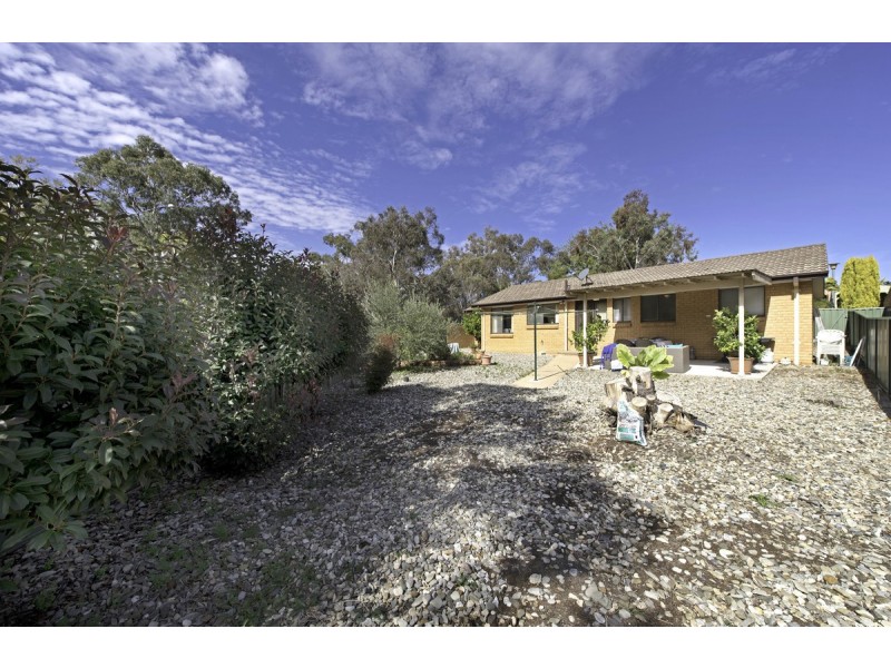 2 Macfarlan Place, Latham ACT 2615