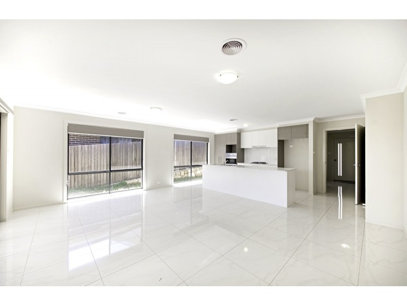 32 Murrjinelle Circuit, Bonner ACT 2914