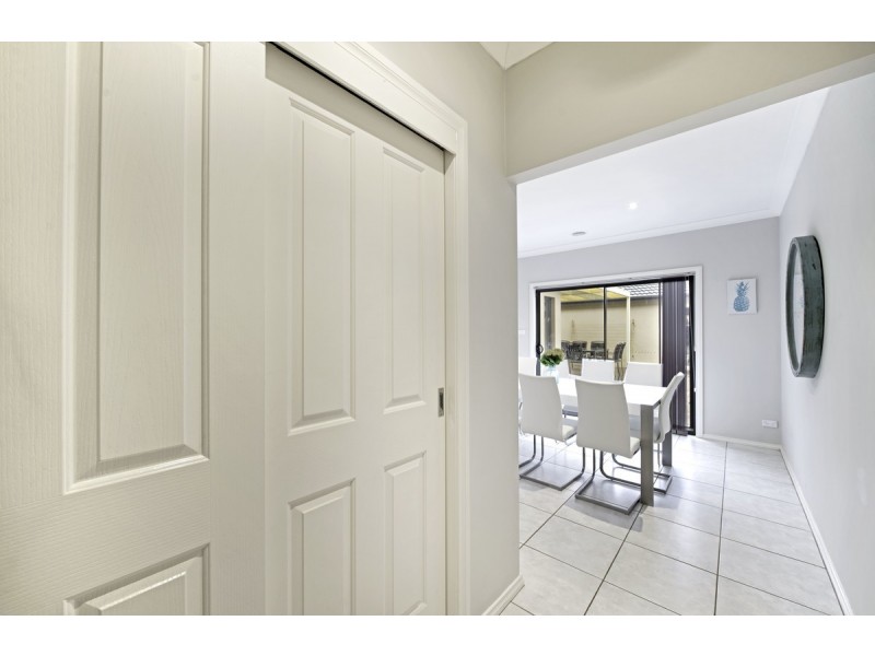 10 Wombeyan Street, Harrison ACT 2914