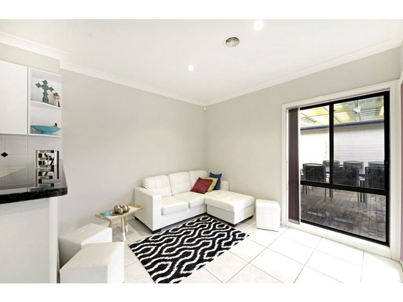 10 Wombeyan Street, Harrison ACT 2914