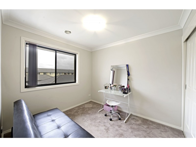 10 Wombeyan Street, Harrison ACT 2914