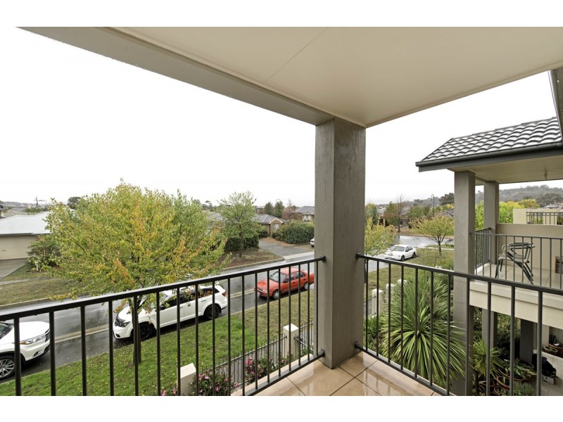 10 Wombeyan Street, Harrison ACT 2914