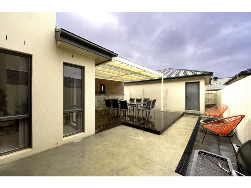 10 Wombeyan Street, Harrison ACT 2914