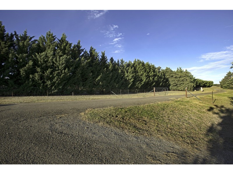 6 Dobbin Drive, Yass NSW 2582