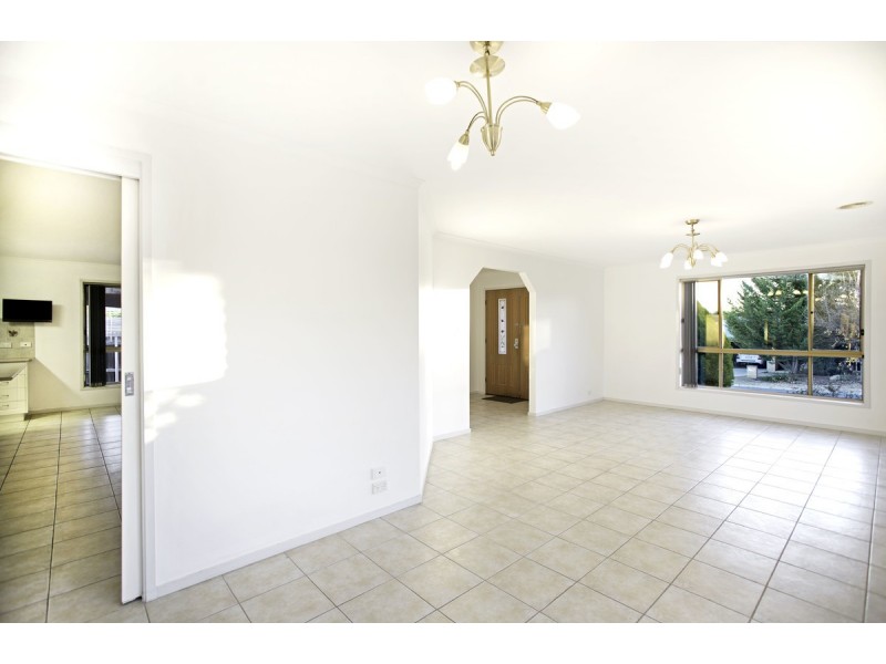 11 Hedger Street, Dunlop ACT 2615