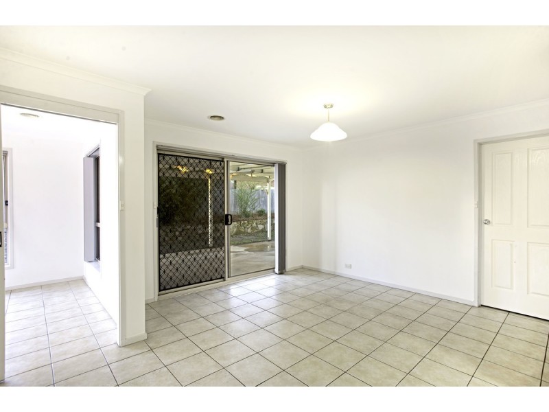 11 Hedger Street, Dunlop ACT 2615