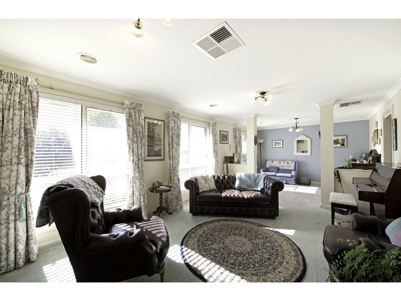 2 Sale Place, Amaroo ACT 2914