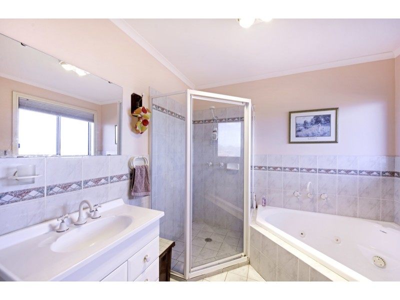 2 Sale Place, Amaroo ACT 2914