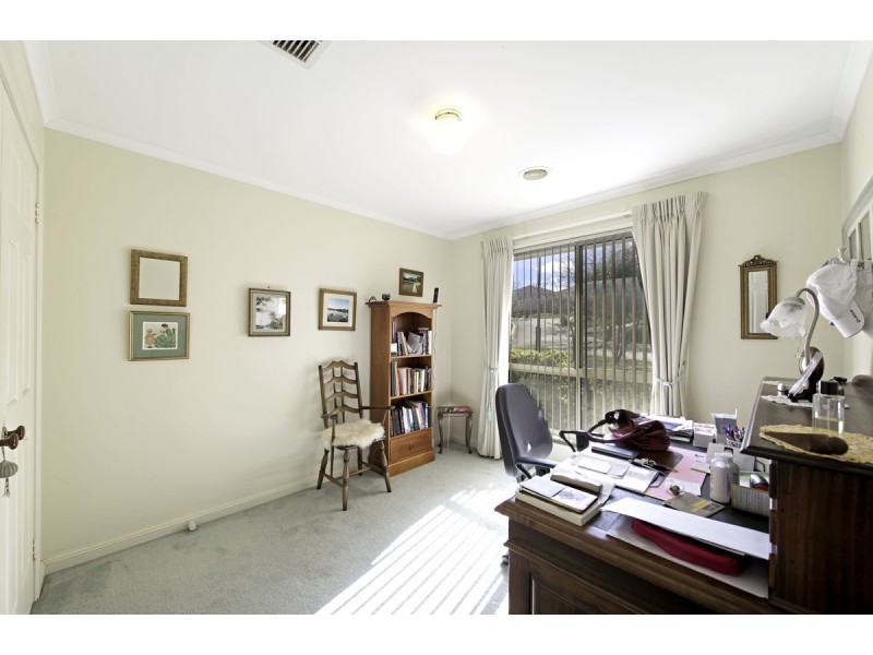 2 Sale Place, Amaroo ACT 2914