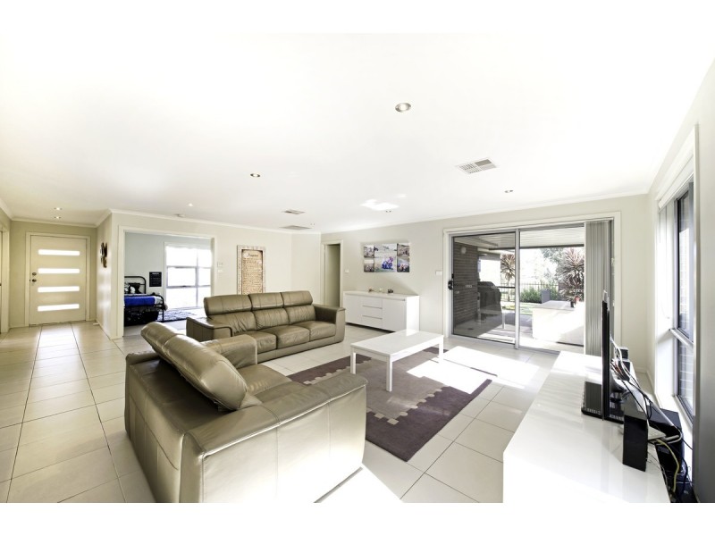 11 Aldous Street, Franklin ACT 2913