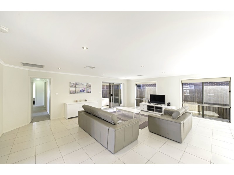 11 Aldous Street, Franklin ACT 2913