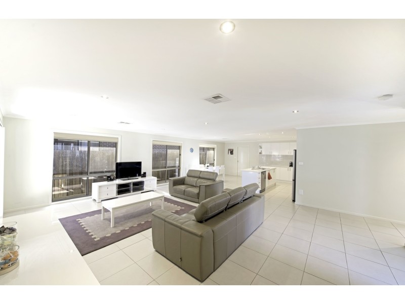 11 Aldous Street, Franklin ACT 2913