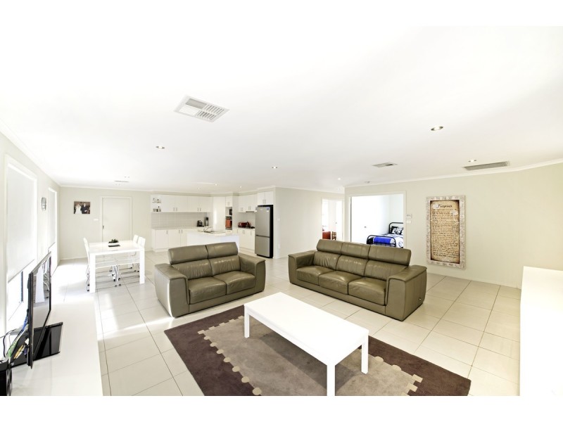 11 Aldous Street, Franklin ACT 2913