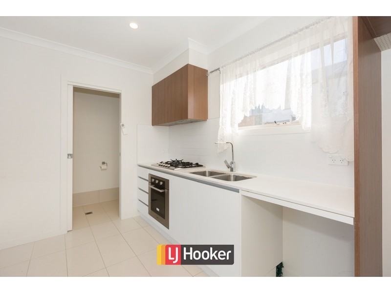 17/8 Henry Kendall Street, Franklin ACT 2913