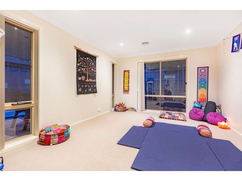 6 Ada Baker Street, Forde ACT 2914