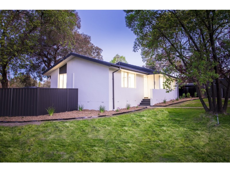 10 Hellyer Street, Holder ACT 2611