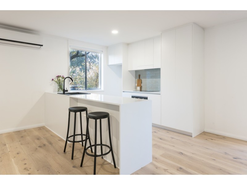 10 Hellyer Street, Holder ACT 2611
