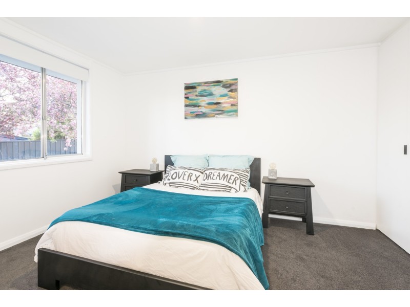 10 Hellyer Street, Holder ACT 2611