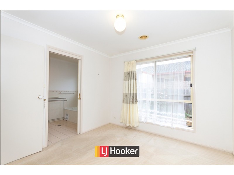 13/2 Lander Crescent, Amaroo ACT 2914