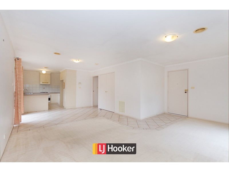 13/2 Lander Crescent, Amaroo ACT 2914